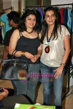 Kiron Juneja, Mana Shetty at Araaish Exhibition in aid of the - Save the Children India Foundation in Blue Sea, Worli on 22nd Sep 2009  (51).JPG